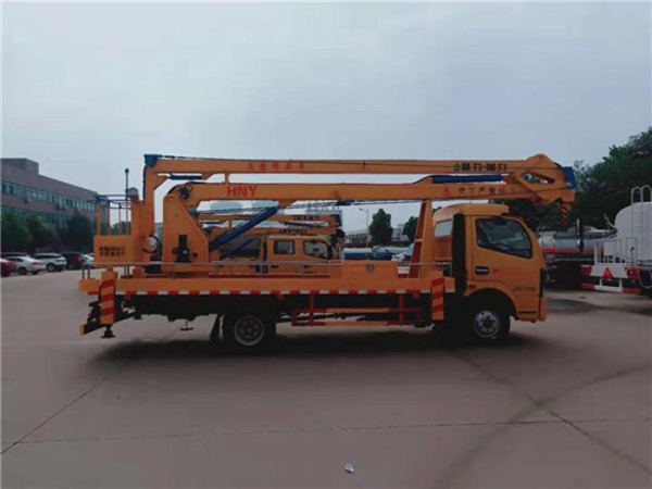 國(guó)六東風(fēng)18米高空作業(yè)車