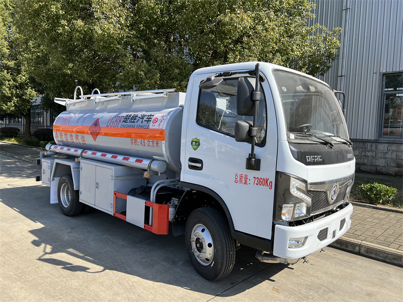 東風(fēng)4.5方油罐車(chē)